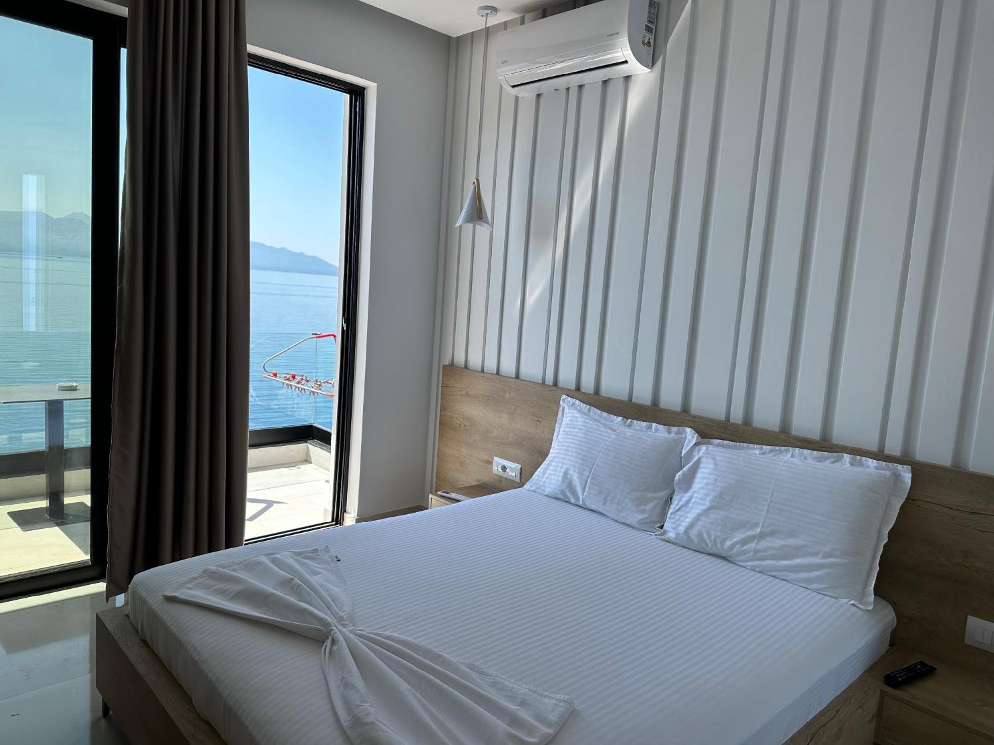 Villa Xhefri 2 Sarandë Buitenkant foto