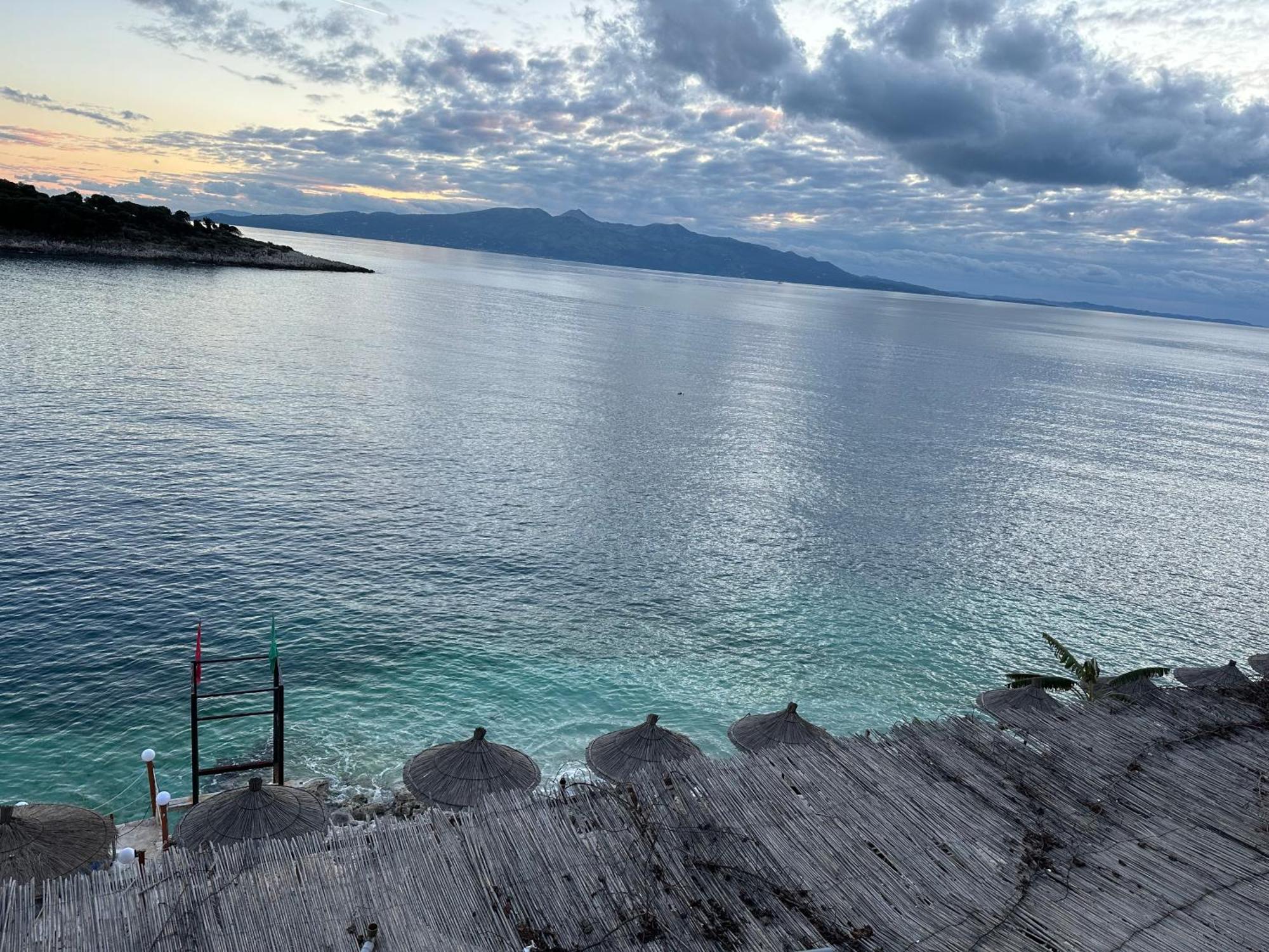 Villa Xhefri 2 Sarandë Buitenkant foto
